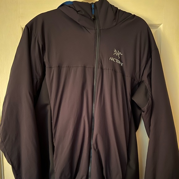 Arc'teryx Other - Mens arcteryx atom LT jacket with hood. Size large
